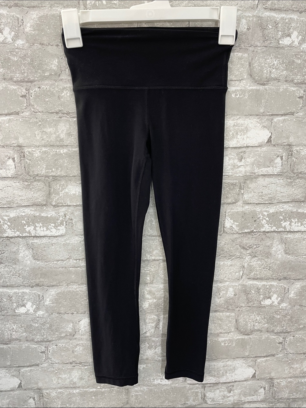 Athleta Black Elation Capri with Powervita fabric